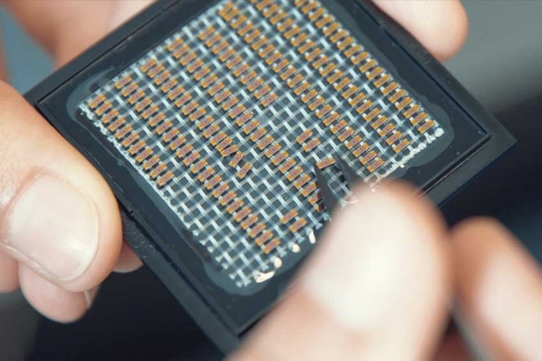 Photonic chip (Source: Quside)