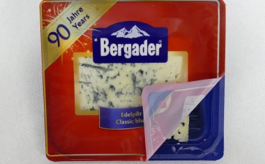 Sichere Erkennung von Siegelnahtfehlern an Verpackungen von Schimmelkäse
