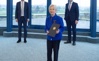 Polytec-Gründerin erhält Bundesverdienstkreuz am Bande