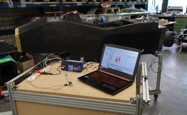 Präzise Messtechnik für die Optimierung von Rennwagen