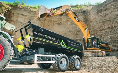 Robustes Steuerungssystem sorgt für die Steuerung des Hangausgleichs bei Offroad-Schwerlasttransportern