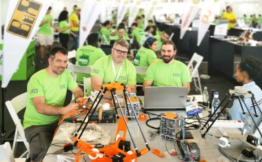 Studenten bauen Müllsortieranlage mit B&R-Technik in nur drei Tagen