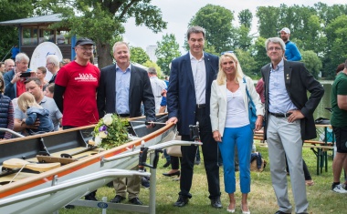 Baumüller spendet für neues Ruderboot
