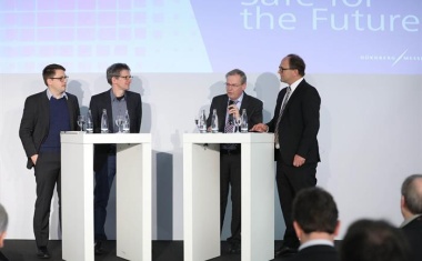 Embedded World 2018: Podiumsdiskussion „Safe for the Future“