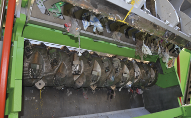 30 Prozent niedrigere Energiekosten durch High-Torque-Antrieb im Einwellen-Zerkleinerer