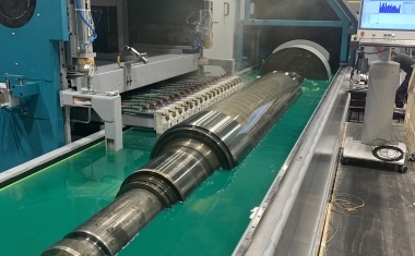 Dezentrale Servotechnik sorgt für glatte Oberflächen bei Karosserieteilen