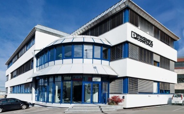 Phoenix Contact verkauft Phoenix Contact HMI IPC Technology an Renu Electronics