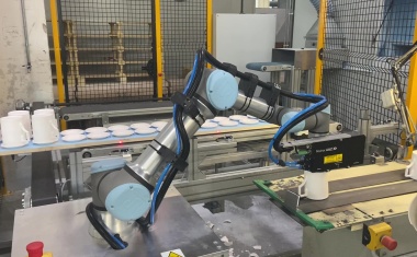 Kostenersparnis durch ­automatisiertes Handling von ­Porzellangeschirr