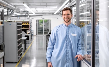 „Eine einzigartige Fertigungstiefe, die andere Sensorik­hersteller bis heute nicht haben“
