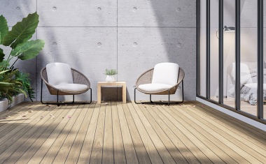 Inline-Dimensionskontrolle für Terrassendielen aus WPC