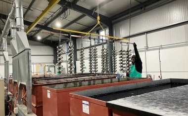 Vision Engineering eröffnet Anodisieranlage