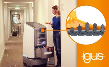 Serviceroboter liefert Drink direkt aufs Zimmer
