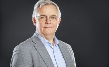 Mike Hughes übernimmt Führung der DACH-Region bei Schneider Electric