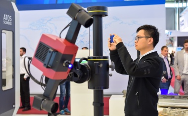 Control: Measurement technology and production come together