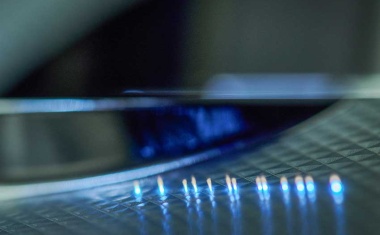 Programmable laser beams save energy