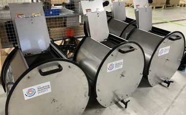 RS employees build manual washing machines for refugees