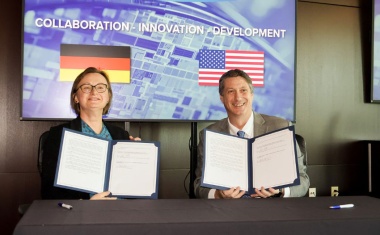 Joint development of data storage on 300 mm wafers