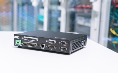 Kompakte Box zur Ansteuerung von Scan-Systemen
