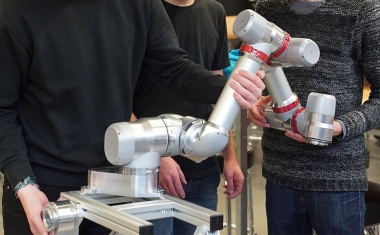 Frameless motor in modular industrial robots