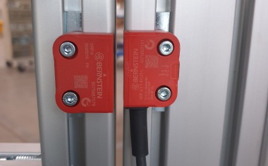 Safety sensor monitors production of FFP masks