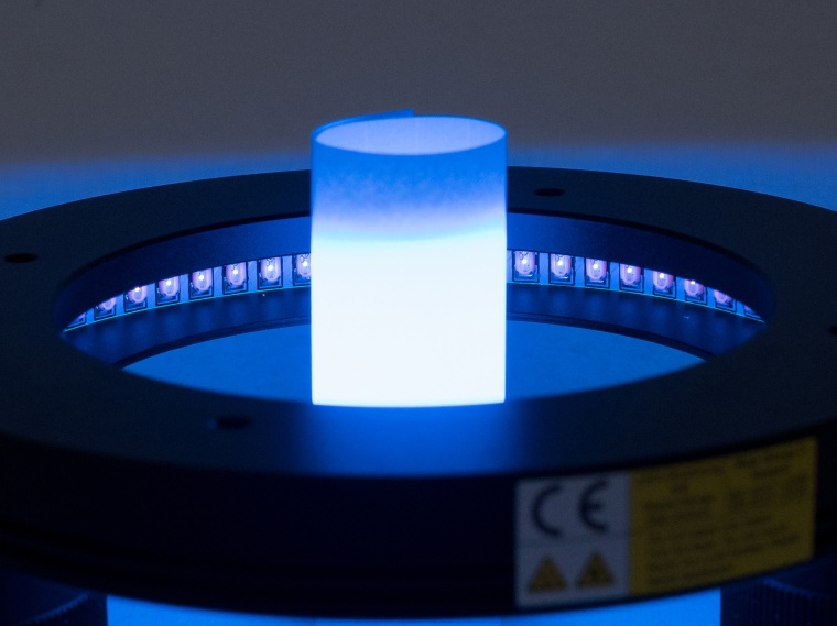 Im Bild zu sehen ist die FLDR-Si100LA1-UV24-375, eine horizontale...