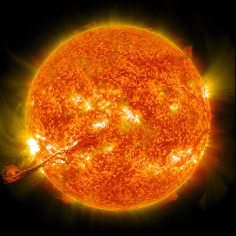 Eruptionen der Sonnenkorona führen zu Solarstürmen, welche die...