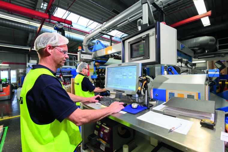 Ob mit Tastatur oder mit Barcode-Scanner – in die Noax-IPCs lassen sich...