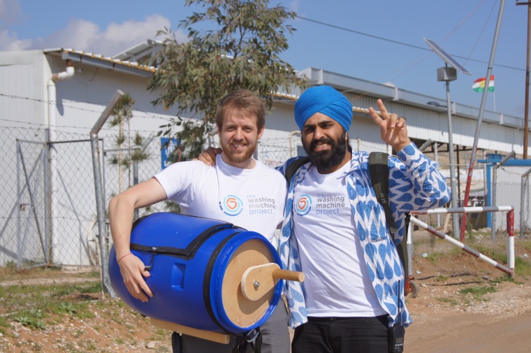 Der Gründer des Washing Machine Project, Nav Sawhney und Alex Hughes, der...
