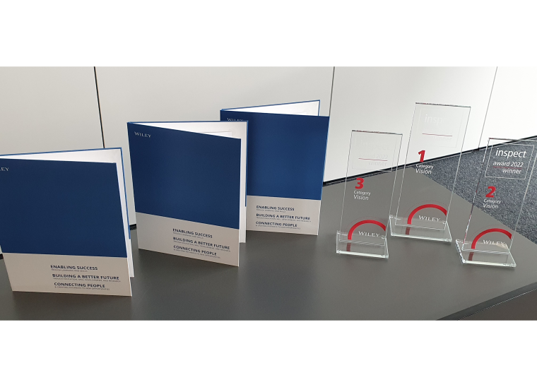 Kurz vor der Verleihung des inspect award 2022: Die Urkunden und Pokale der...