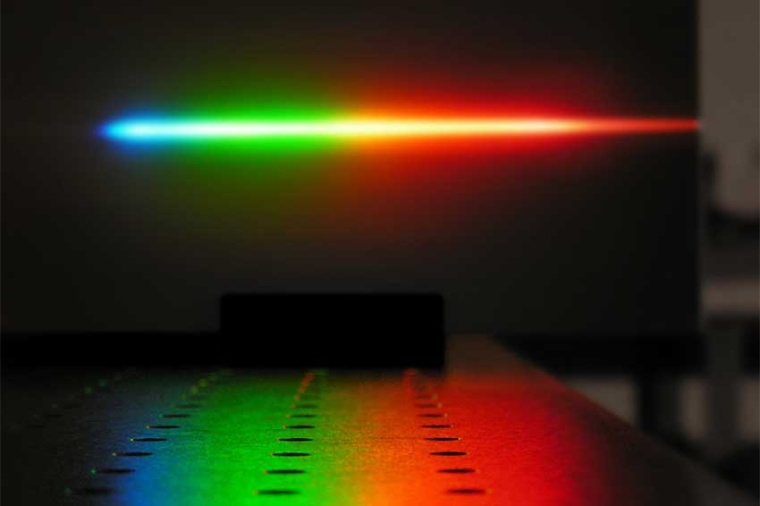 Weißlichtlaser emittieren viele spektrale Komponenten und lassen sich wie...