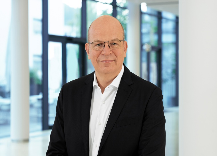 Dr. Matthias Metz beendet sein Vorstandsmandat und übernimmt ab 1. Oktober...