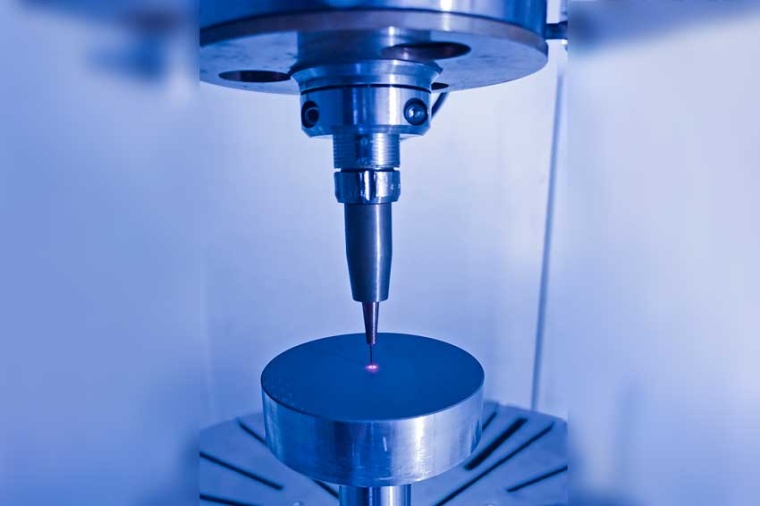 Eigene Systemtechnik am Fraunhofer IWS zum Laserauftragschweißen mit Hilfe von...