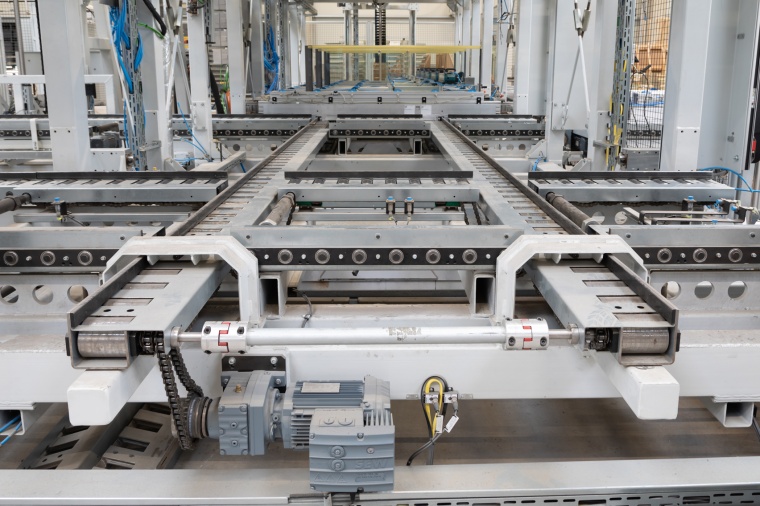 Photo: Dezentrale Antriebstechnik in der Kühlmöbelproduktion