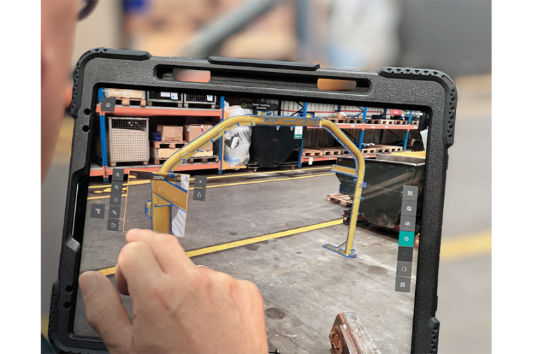 Mit der AR-Software Twyn kann der Mitarbeiter auf dem Shopfloor direkt...