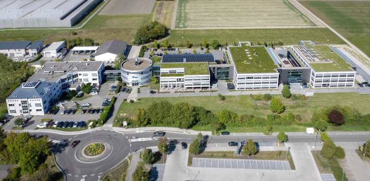Der Hauptsitz von IC-Haus in Bodenheim aus der Luft (Bild: IC-Haus)