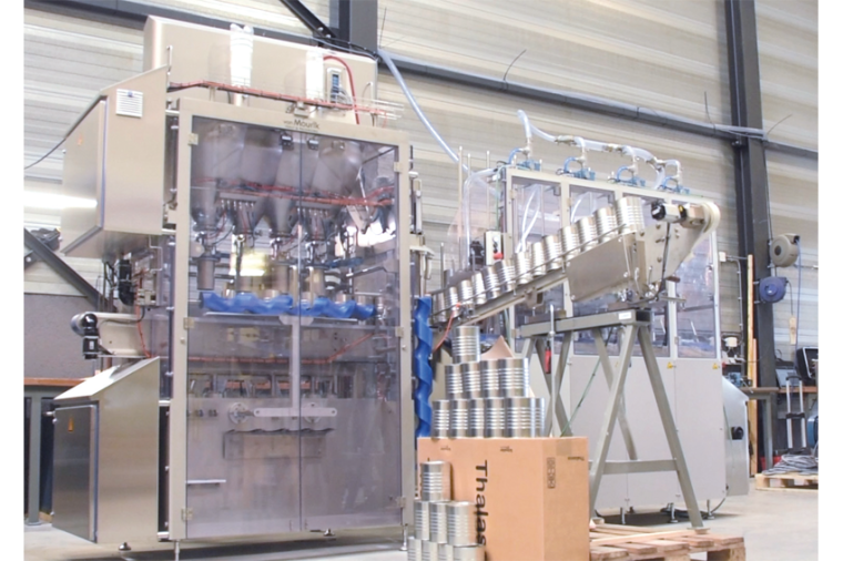 Die modulare Servomatic-Maschine lässt sich auf bis zu 75 Dosen pro Minute...