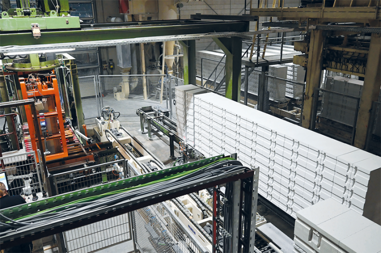 Im Auftrag der Baustoffwerke Havelland installierte StaKo Tec eine...