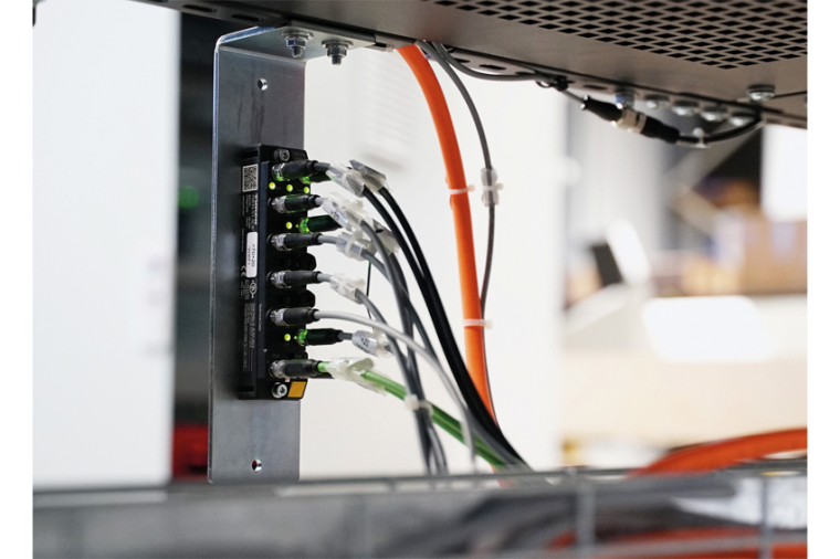Das TBEN-S1-Modul zählt in Hochgeschwindigkeit Zähne und sorgt für den...