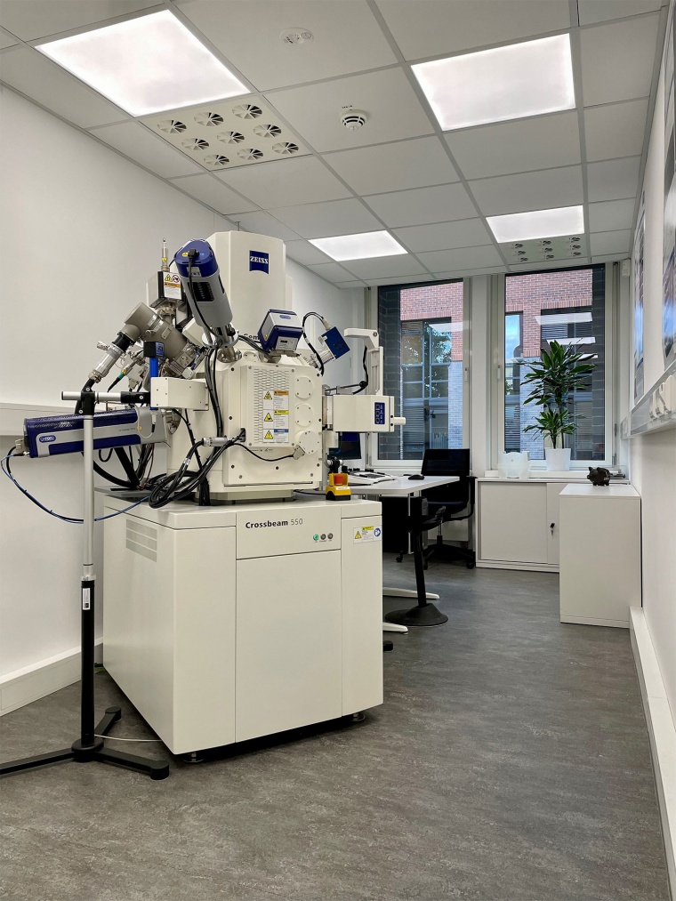 ZEISS Crossbeam 550 FIB SEM im Dresden Innovation Hub (Bild: Zeiss)