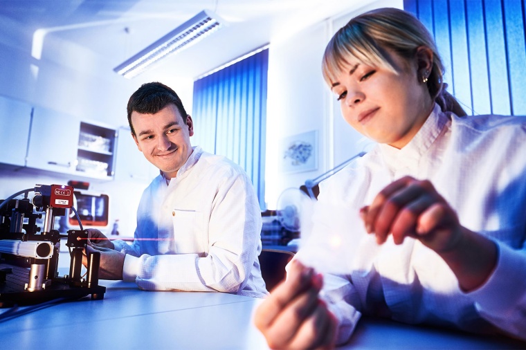 Die „Microtec Academy“ soll Fachkräfte für die deutsche Chipindustrie...