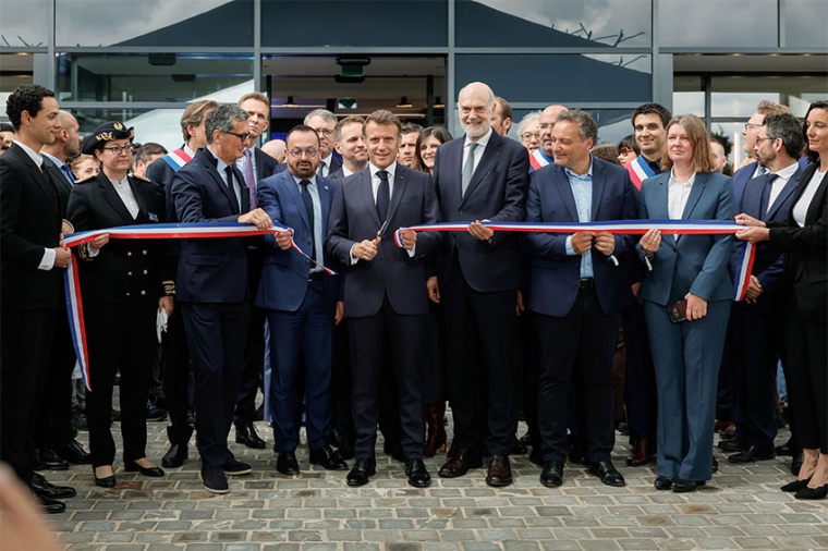 Staatspräsident Emmanuel Macron (M.) bei der Labex-Einweihung (Bild:...