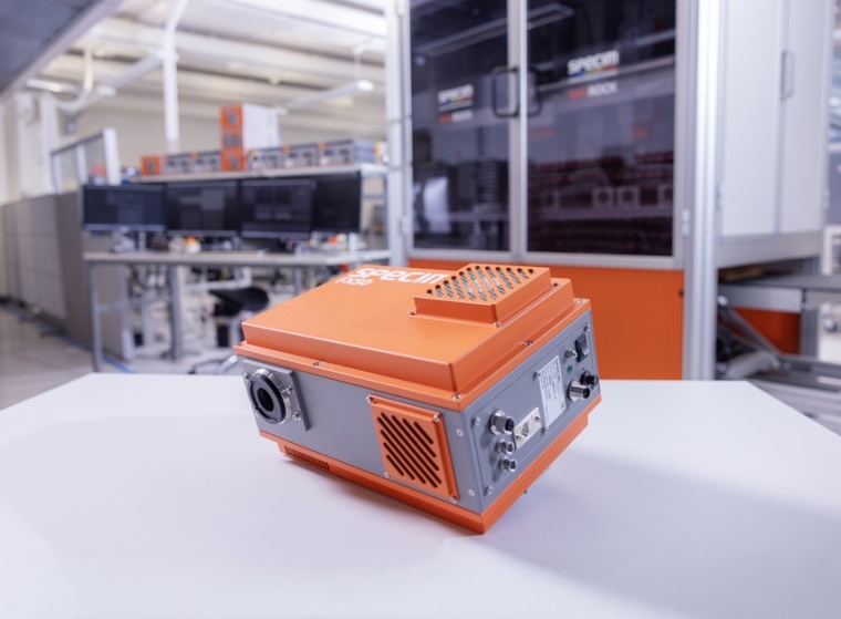 Die Hyperspektralkamera FX50 von Specim deckt den MWIR-Spektralbereich von...