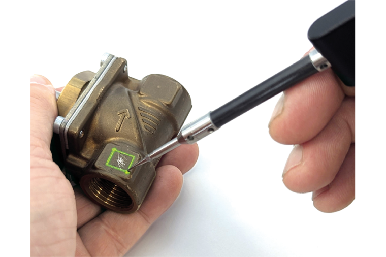 Neben dem Zeigestift sind ein Tracking-­System, eine Kamera und ein kleiner...