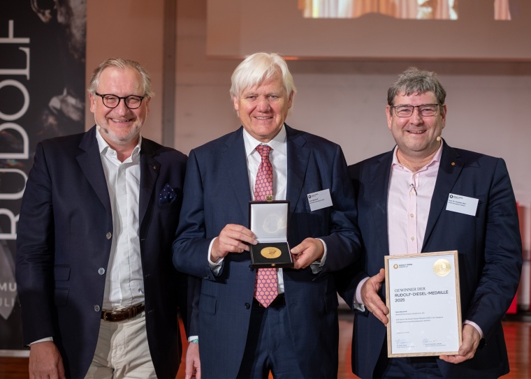 Hans Beckhoff erhielt die Rudolf-Diesel-Medaille: (v. l. n. r.) Prof. Alexander...