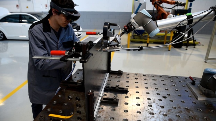 Vision-guided assembly robot