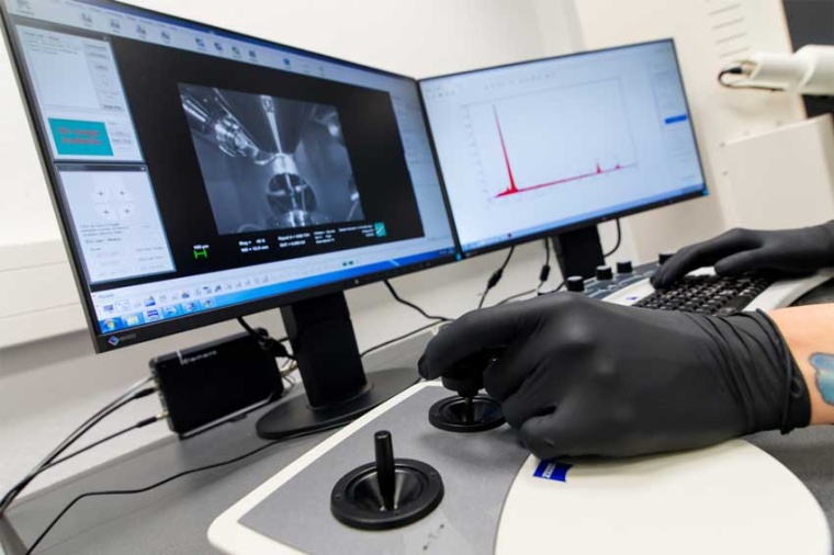 Fraunhofer AZOM provides state-of-the-art surface characterization methods....
