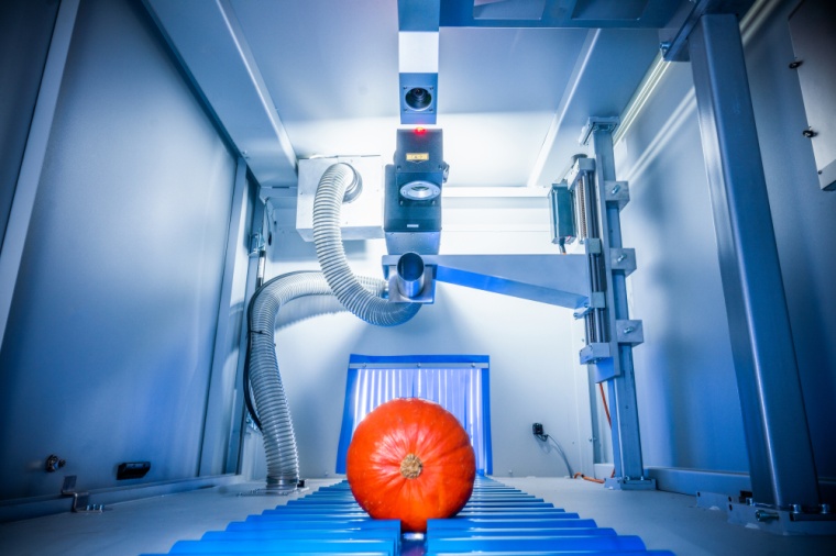 Ecomarks food branding machine from the inside (Image: Automation Technology)