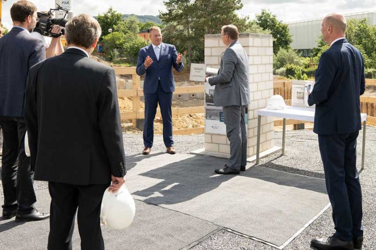 Hand-over from Prime Minister Bodo Ramelow to Andreas Tünnermann (Source: Fh....