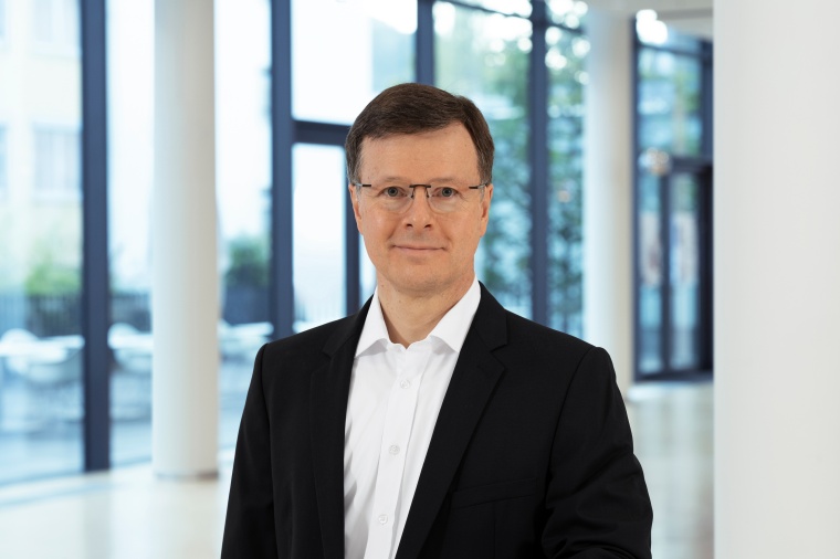 Dr. Ludwin Monz, Mitglied des Vorstands der Zeiss Gruppe und Vorsitzender des...