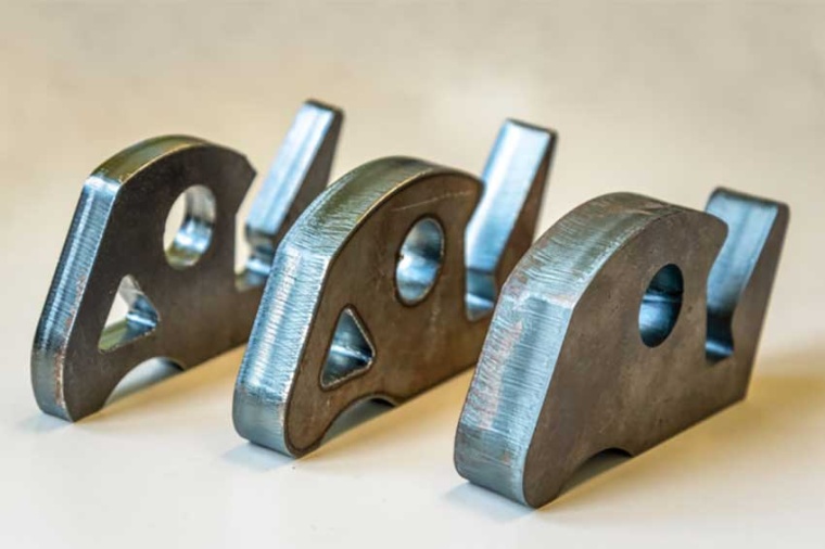 Smooth and burr-free cuts of construction steel workpieces with thicknesses of...